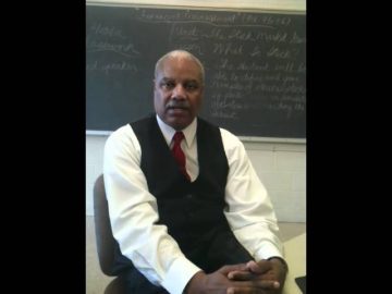 1st Mariner Bank Executive Volunteers for Banking on Our Future